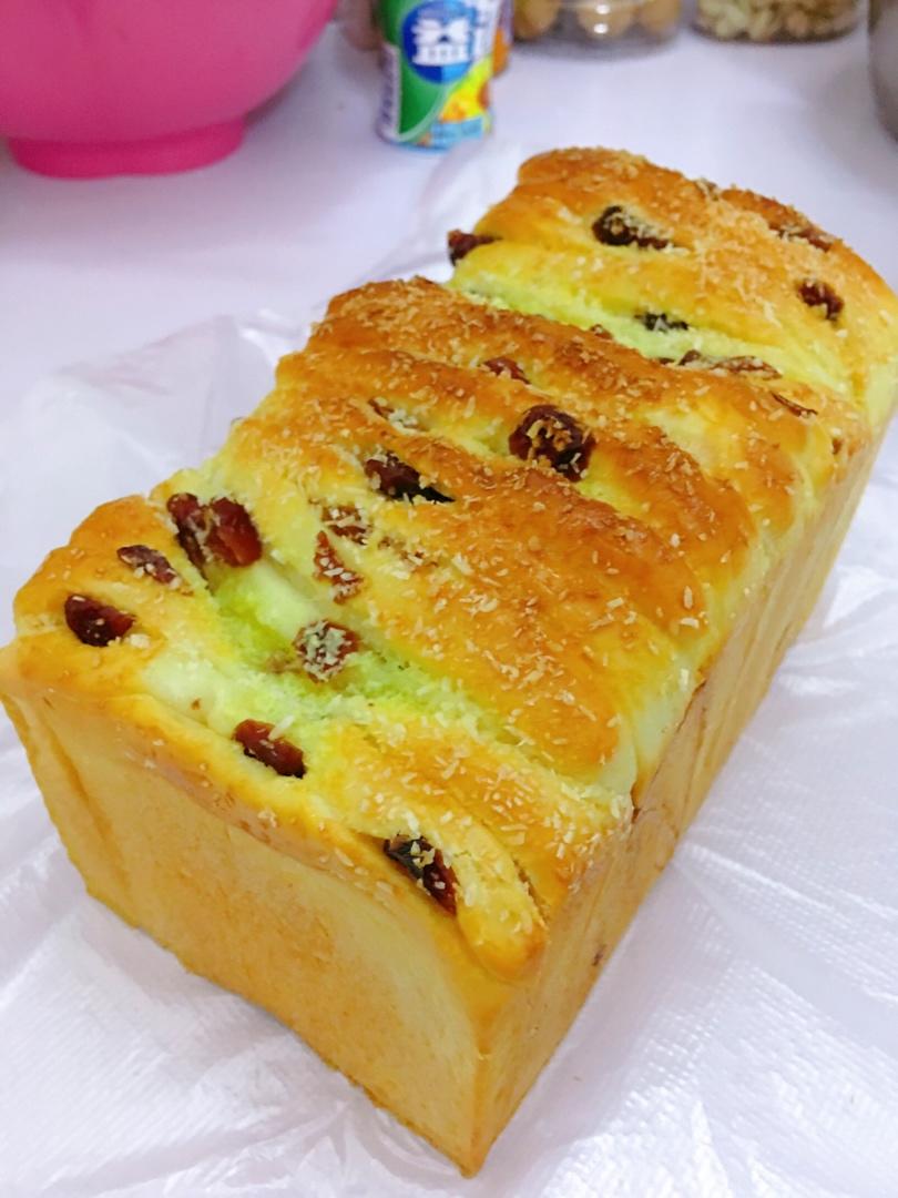 手撕蔓越莓炼乳吐司