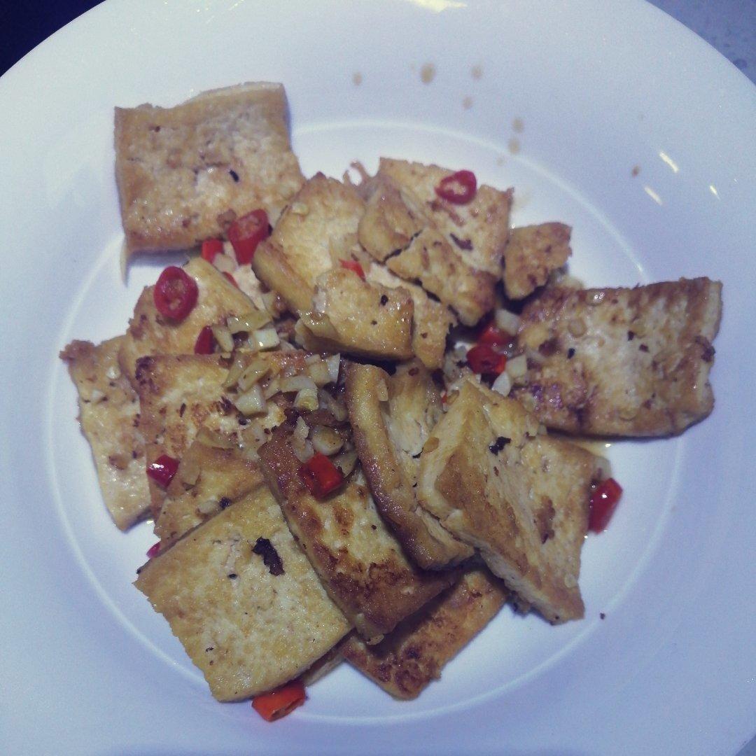 蒜香煎豆腐 炒鸡无敌美味