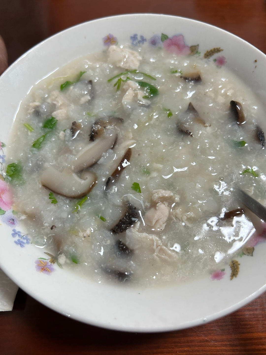 堪比肯德基的香菇鸡肉粥（暖暖的有幸福的味道）