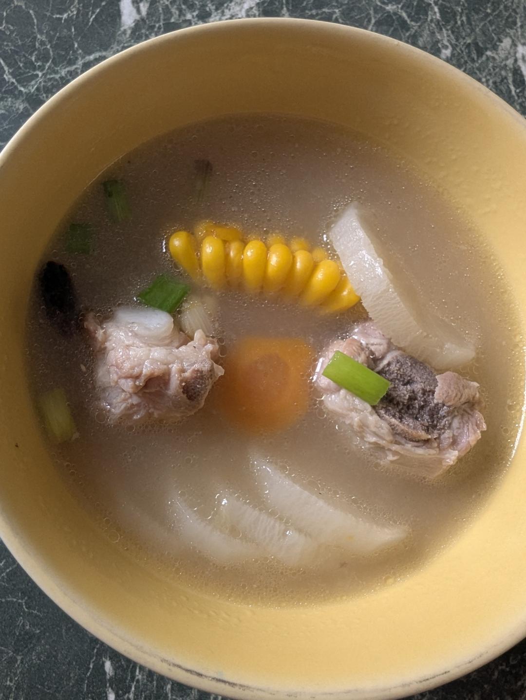 滋补养生 —— 玉米胡萝卜清炖排骨汤🌽