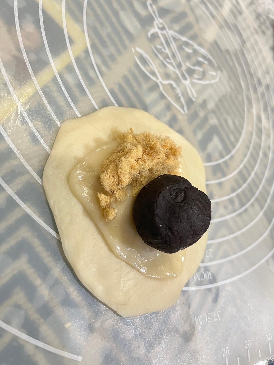 肉松麻薯蛋黄酥——(揉麻薯不烫手的小诀窍)