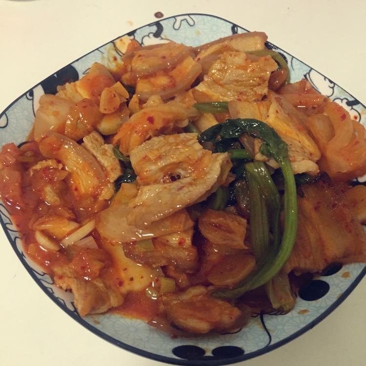 辣白菜炒五花肉