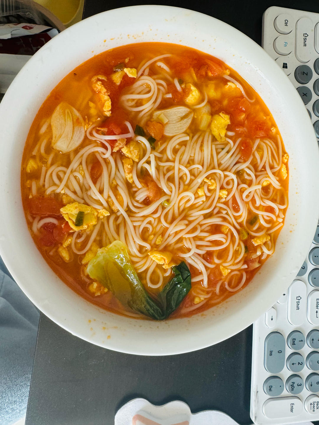 恨不得抱着锅舔的番茄鸡蛋面