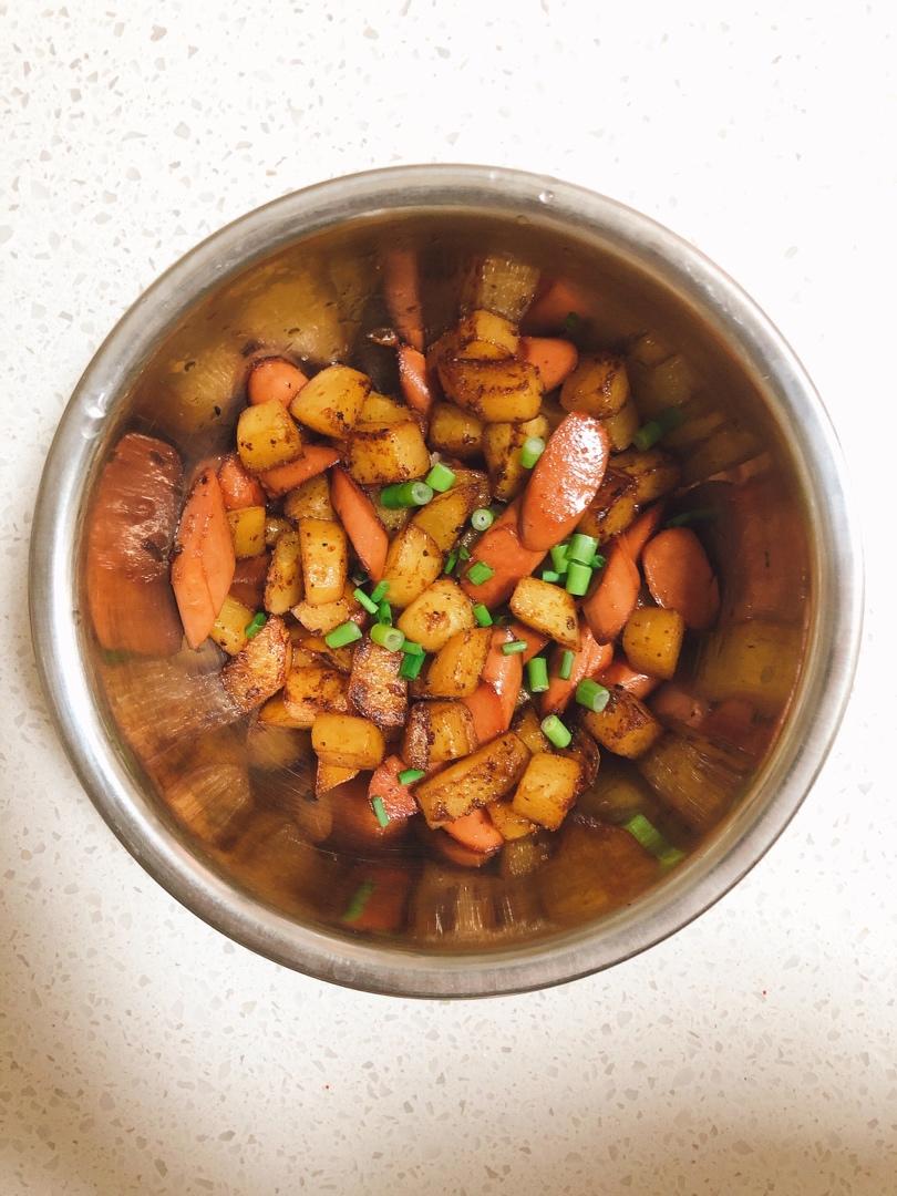 孜然香辣火腿片土豆丁