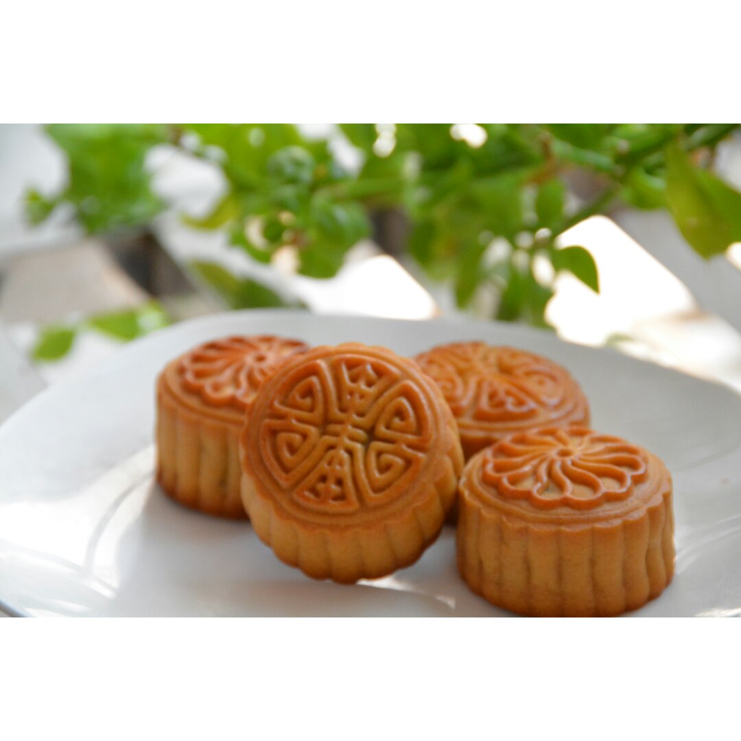 广式月饼—蛋黄莲蓉月饼