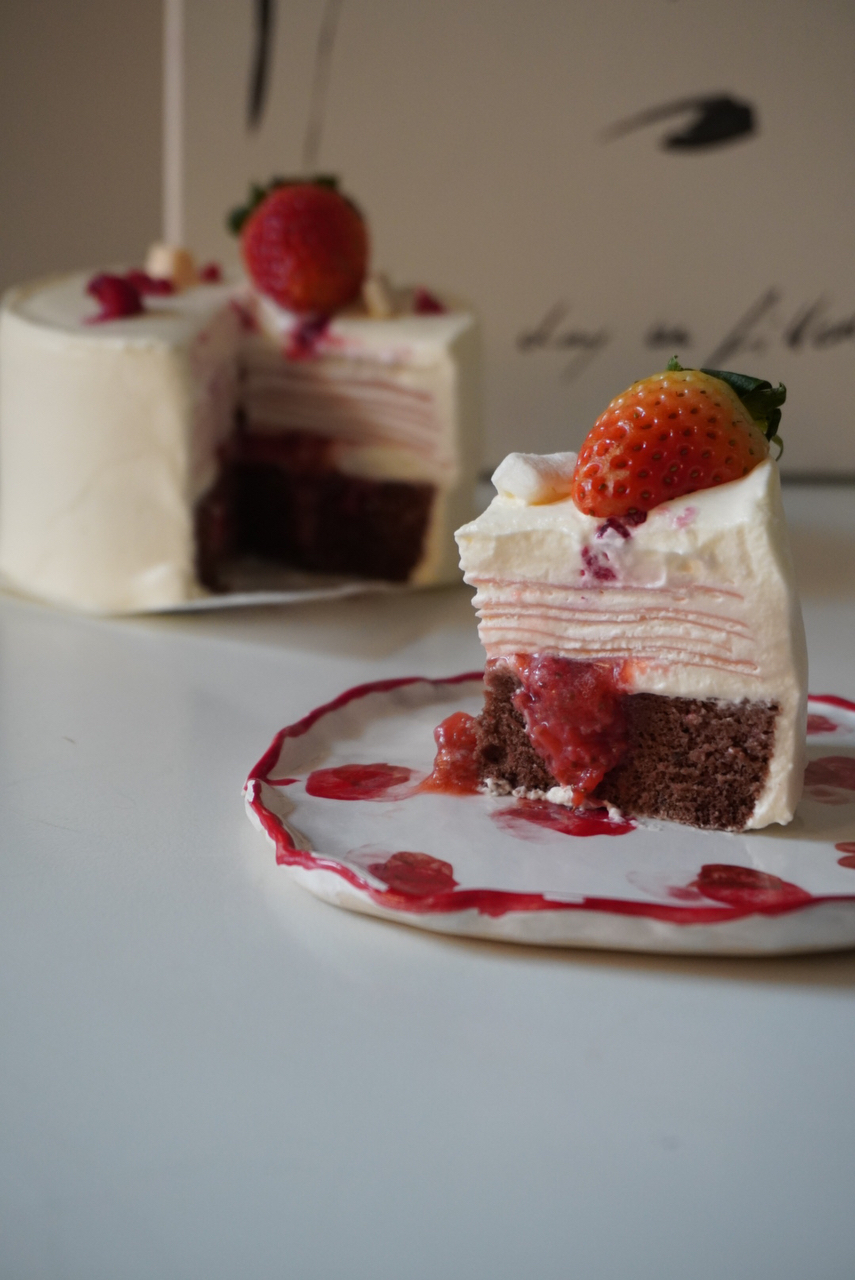 美味又好看的草莓🍓千层双拼奶油蛋糕