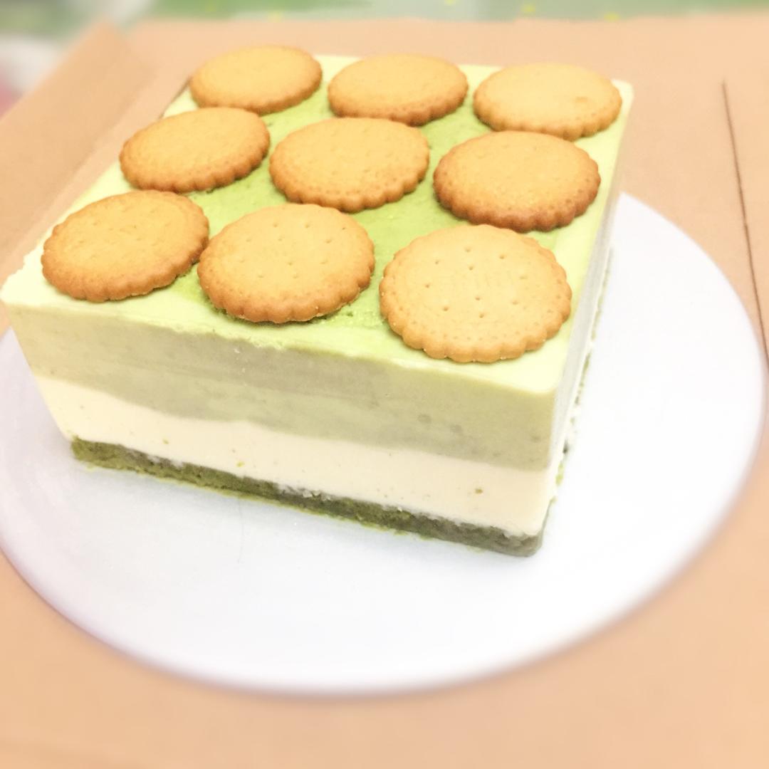 渐变抹茶慕斯蛋糕：我Amanda带着既美又作的抹茶甜点又来了！【曼食慢语】