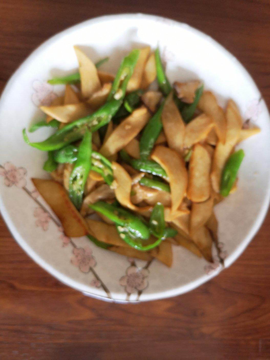 杏鲍菇炒青椒