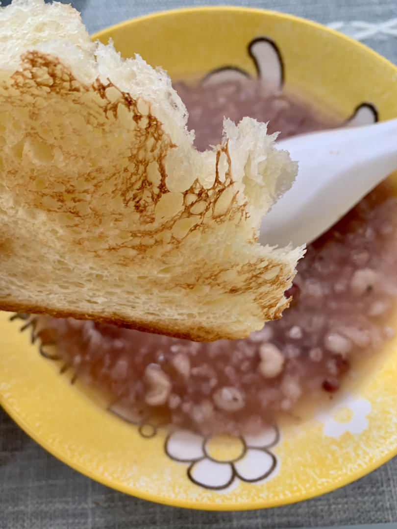 奶香纯粹的重料淡奶油吐司