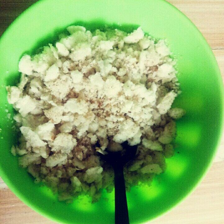 从小爱吃的炒馒头.不知道你那里有没有～