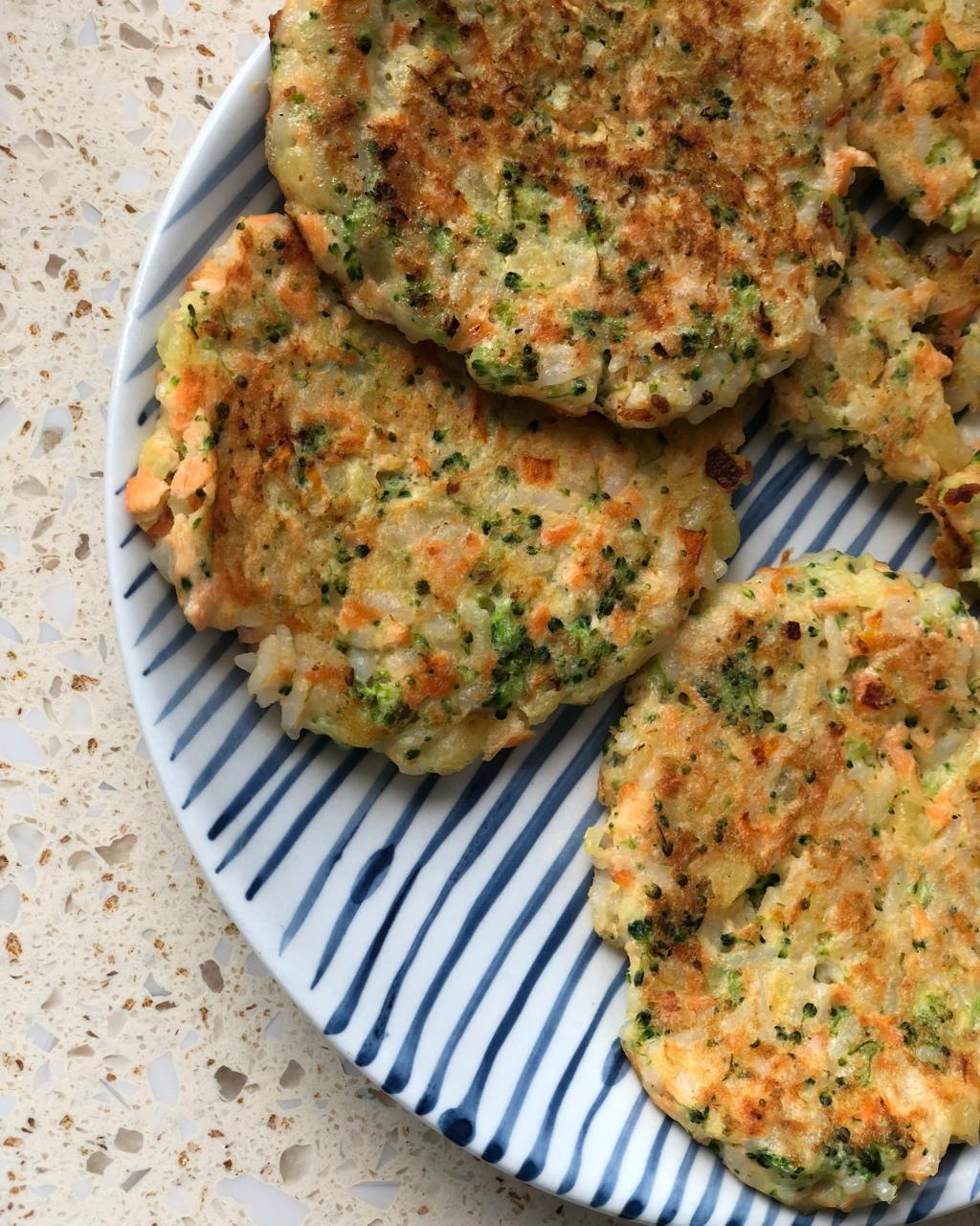 宝宝辅食：三文鱼土豆西兰花米饼
