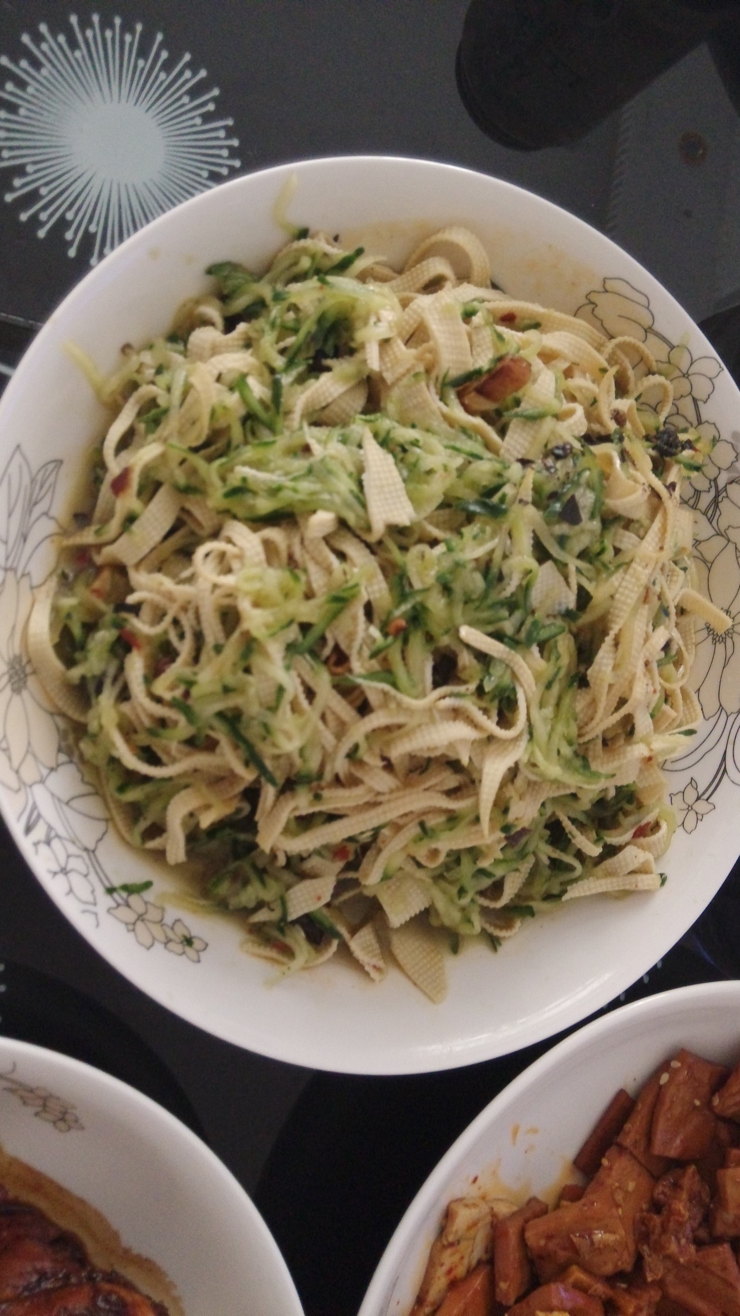 黄瓜丝拌豆腐皮