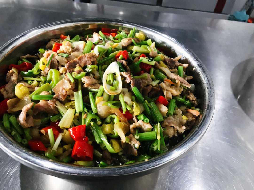 香芹炒肉～香辣版下饭菜(*^_^*)