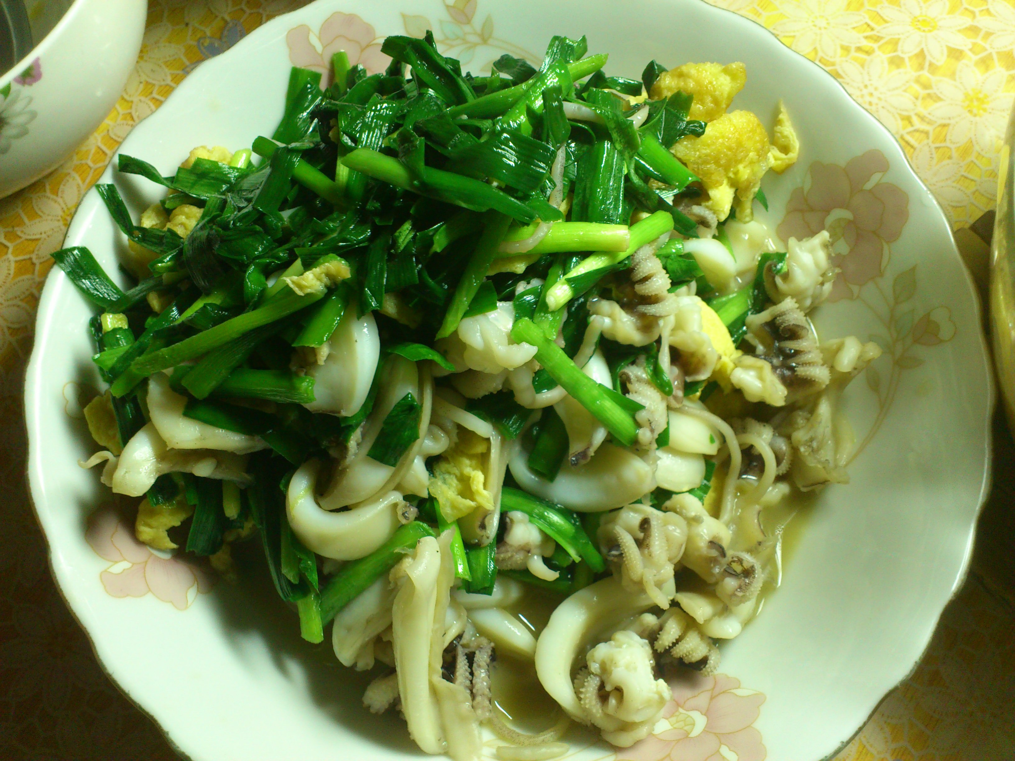 嫩韭菜炒墨鱼仔