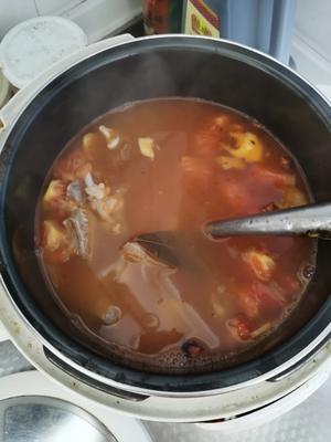 高压锅版番茄牛腩汤的做法 步骤4