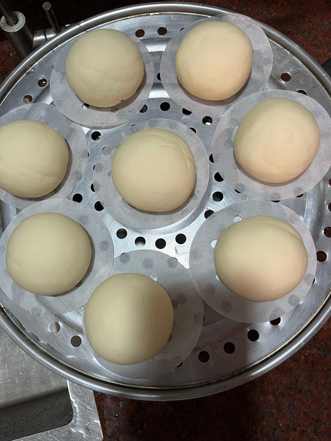 像面包般柔软的奶香馒头（最简单的揉面做法)