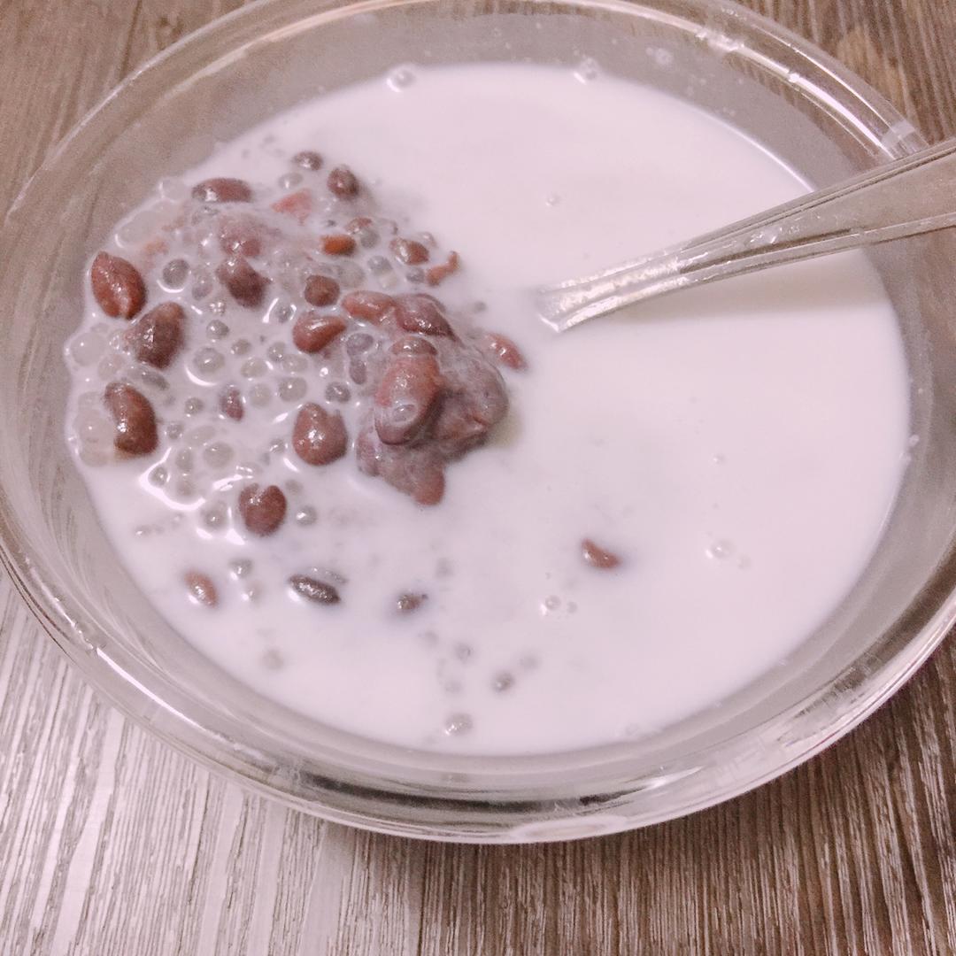 莫名好心情做的红豆牛奶西米露
