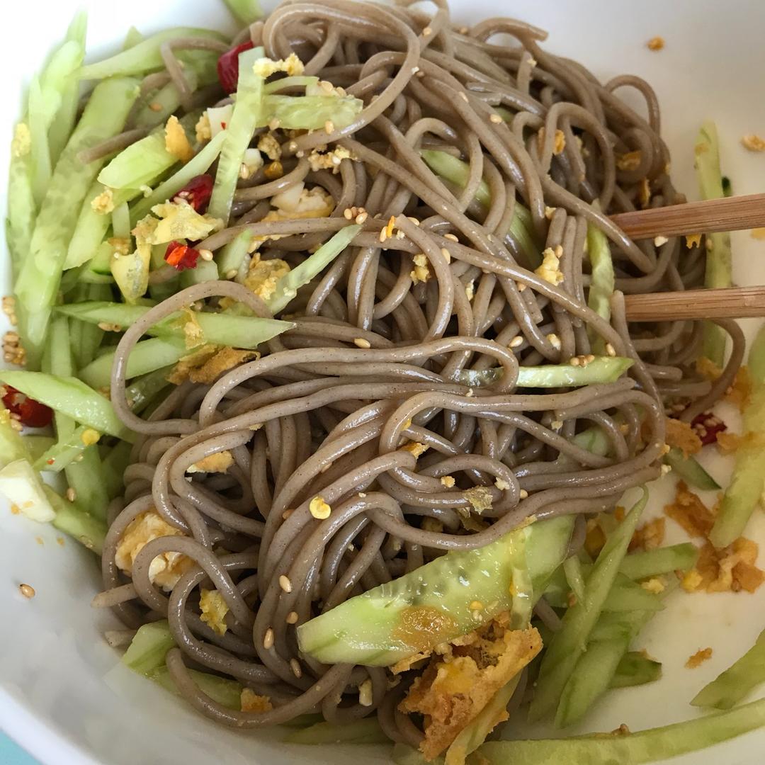 芒果酸奶冰做的凉拌荞麦面