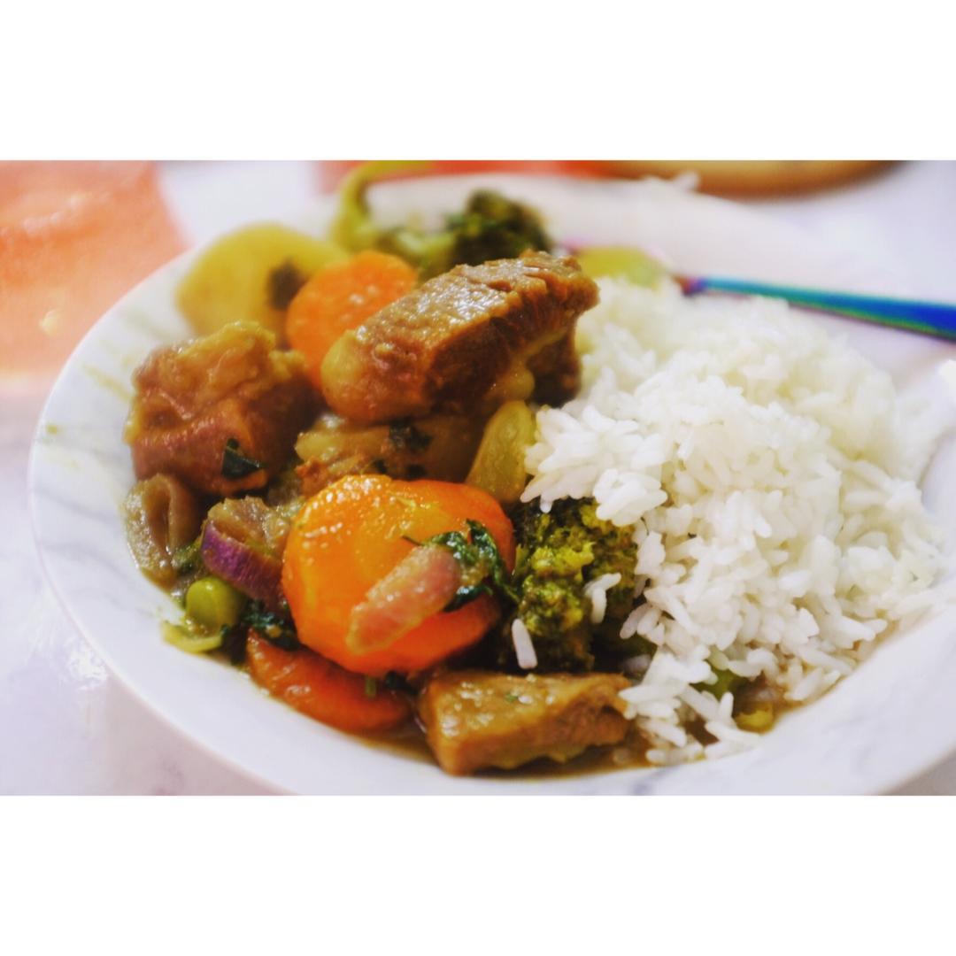 冬日暖身咖喱牛腩锅