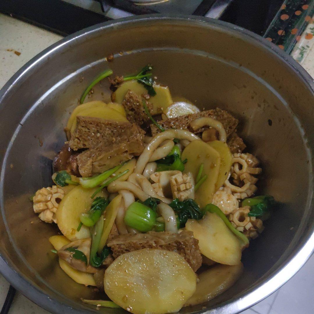 出摊麻辣串