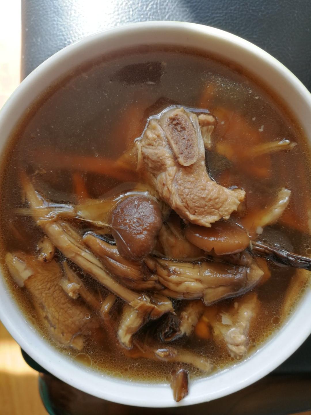 羊肚菌枸杞排骨汤（电高压锅版）