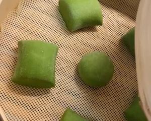 菠菜千层馒头  翠绿蓬松暄软  细腻光滑的秘密   附细节视频的做法 步骤9