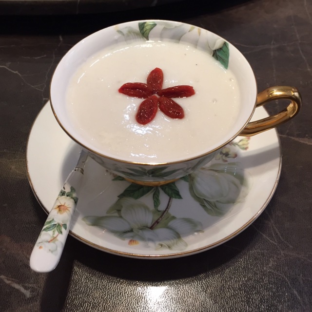 养颜清润山药百合羹