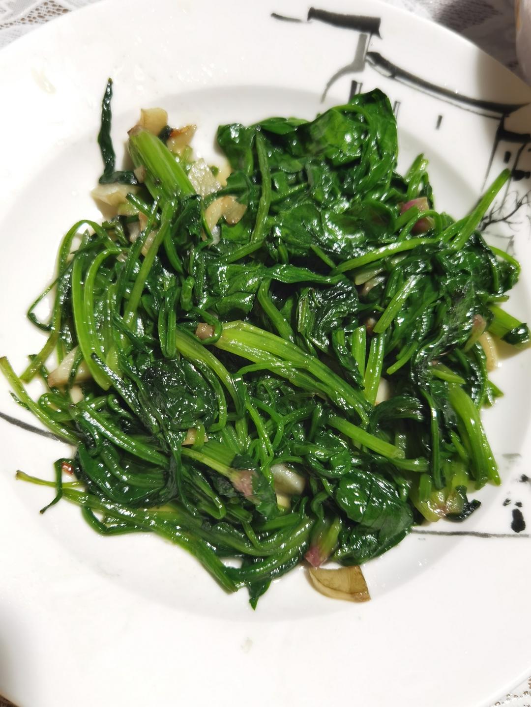 不涩口又嫩的清炒菠菜