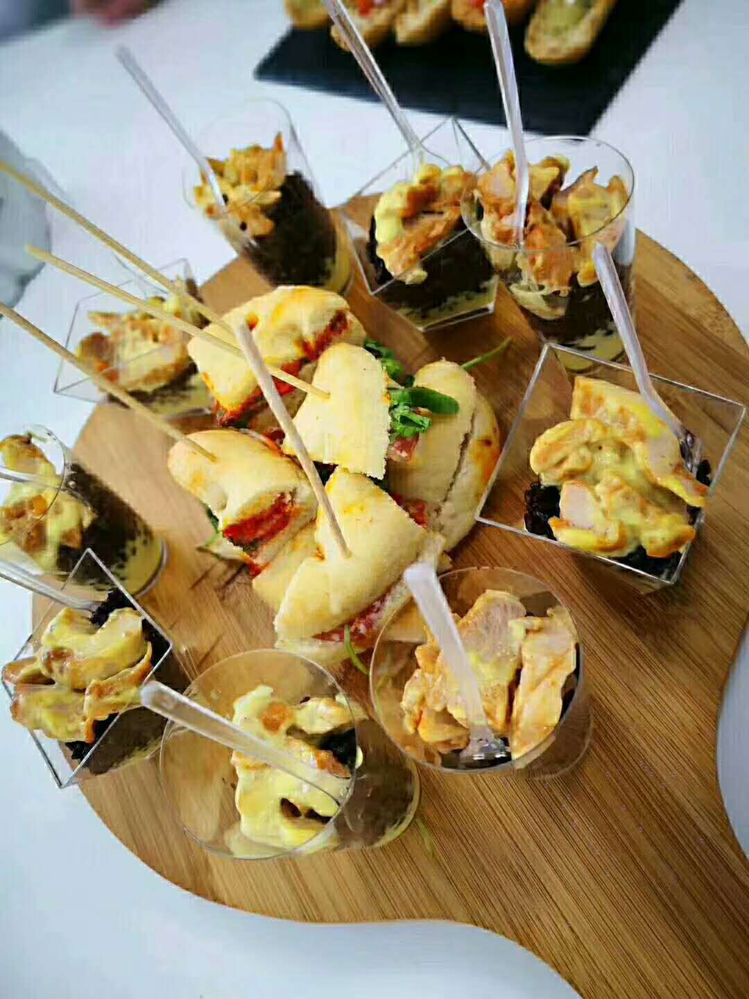 8寸纯手工什锦披萨