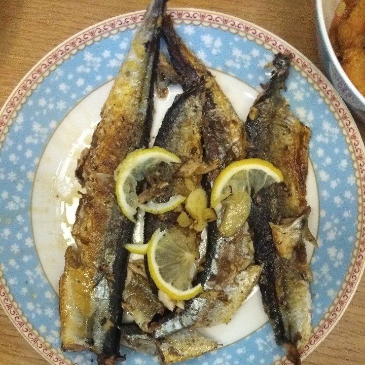 油煎秋刀鱼