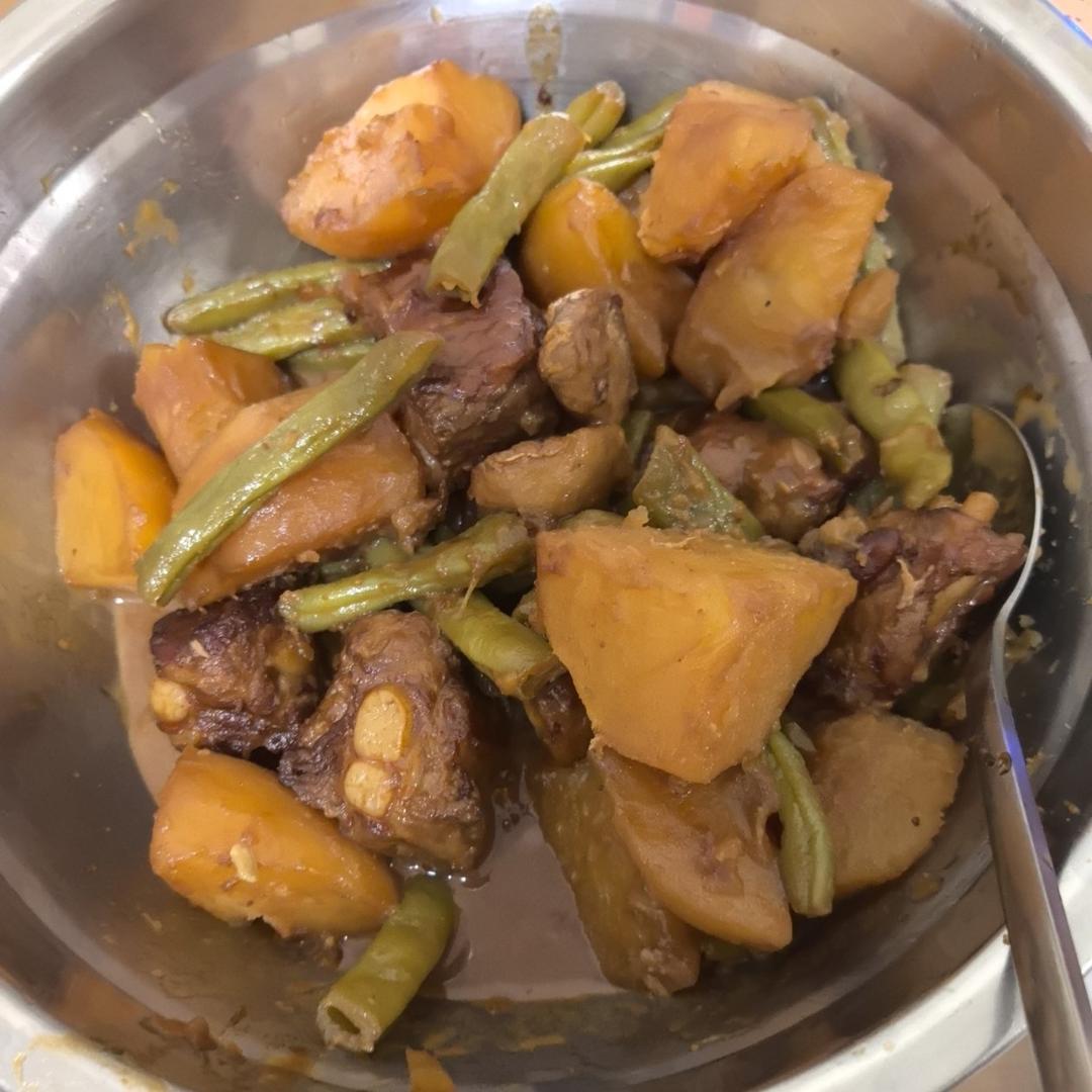 硬菜代表--排骨炖豆角土豆（豆角焖面胚子）