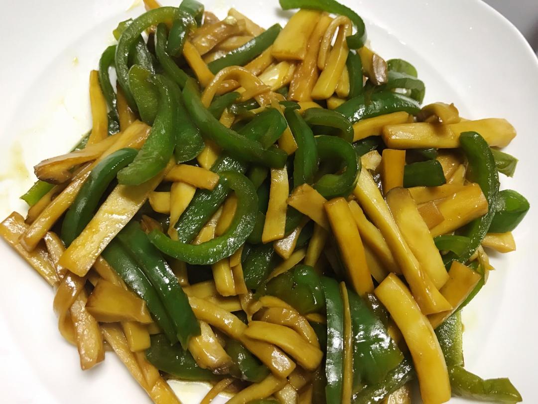 青椒素炒杏鲍菇