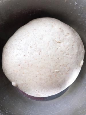 超软全麦咸蛋黄肉松面包-中种法的做法 步骤3