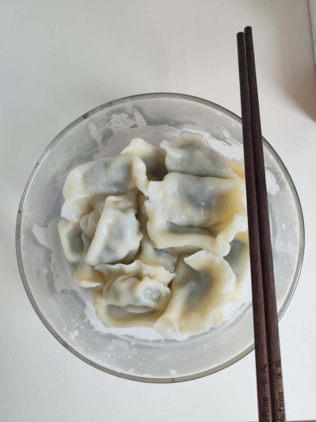 来，尝个鲜儿！ 【蒲公英水饺】