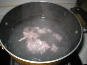 胡萝卜芽菜汤的做法 步骤4