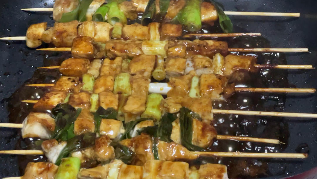 日料店里怎么也要卖三四十一份的烤鸡肉串烧鸟（平底锅版）