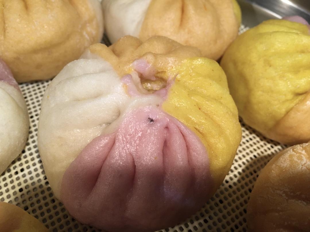 闻之平方做的彩虹包子