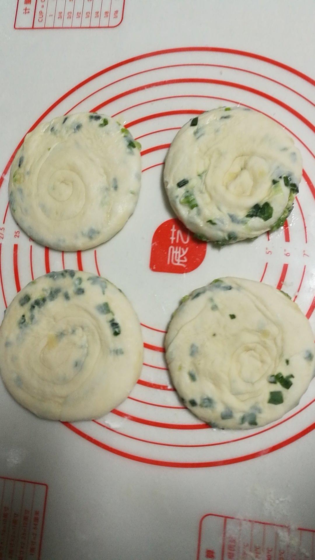 半发面家常葱油饼 凉了不硬 做法简单 附细节视频详解