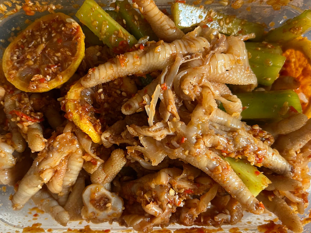 蒜蓉酸辣无骨鸡爪！！辣得过瘾 ！！