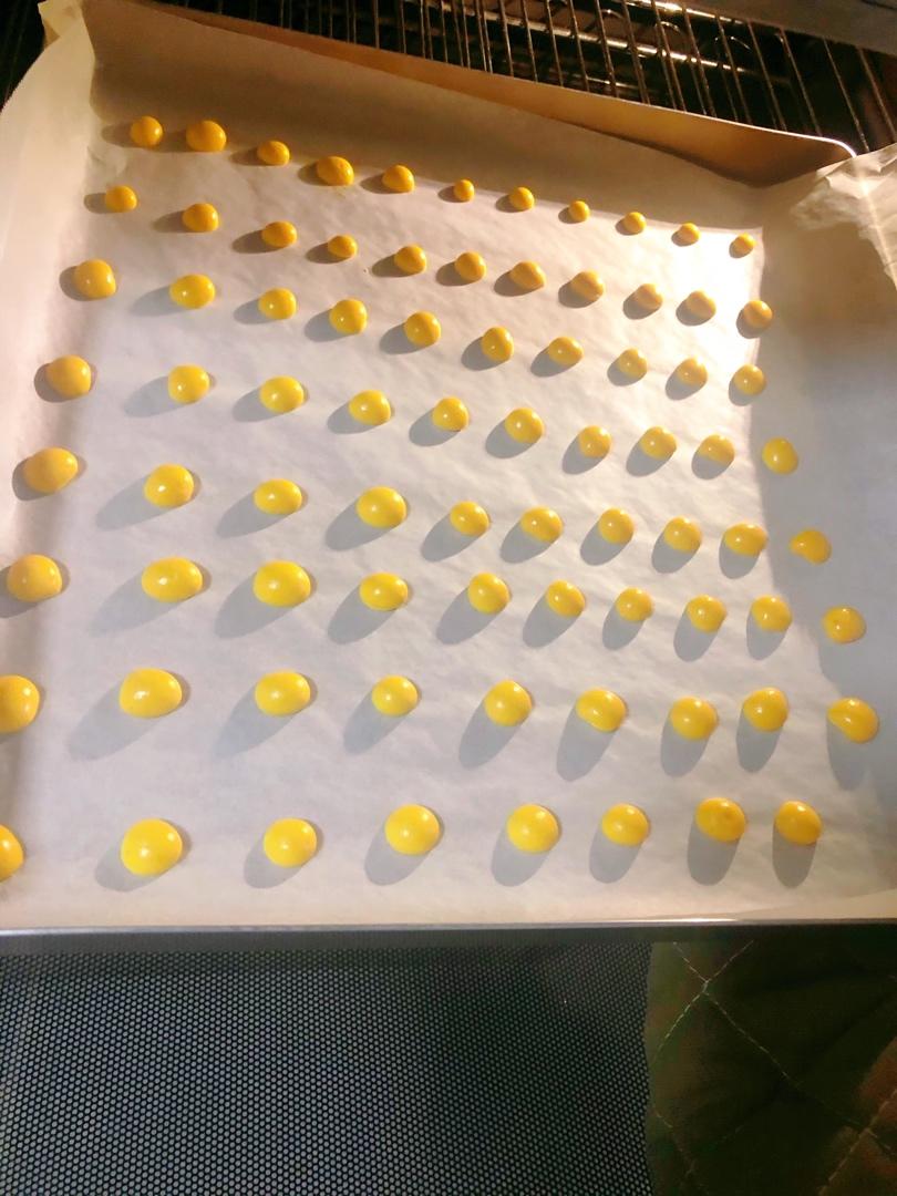 入口即化的无添加蛋黄溶豆