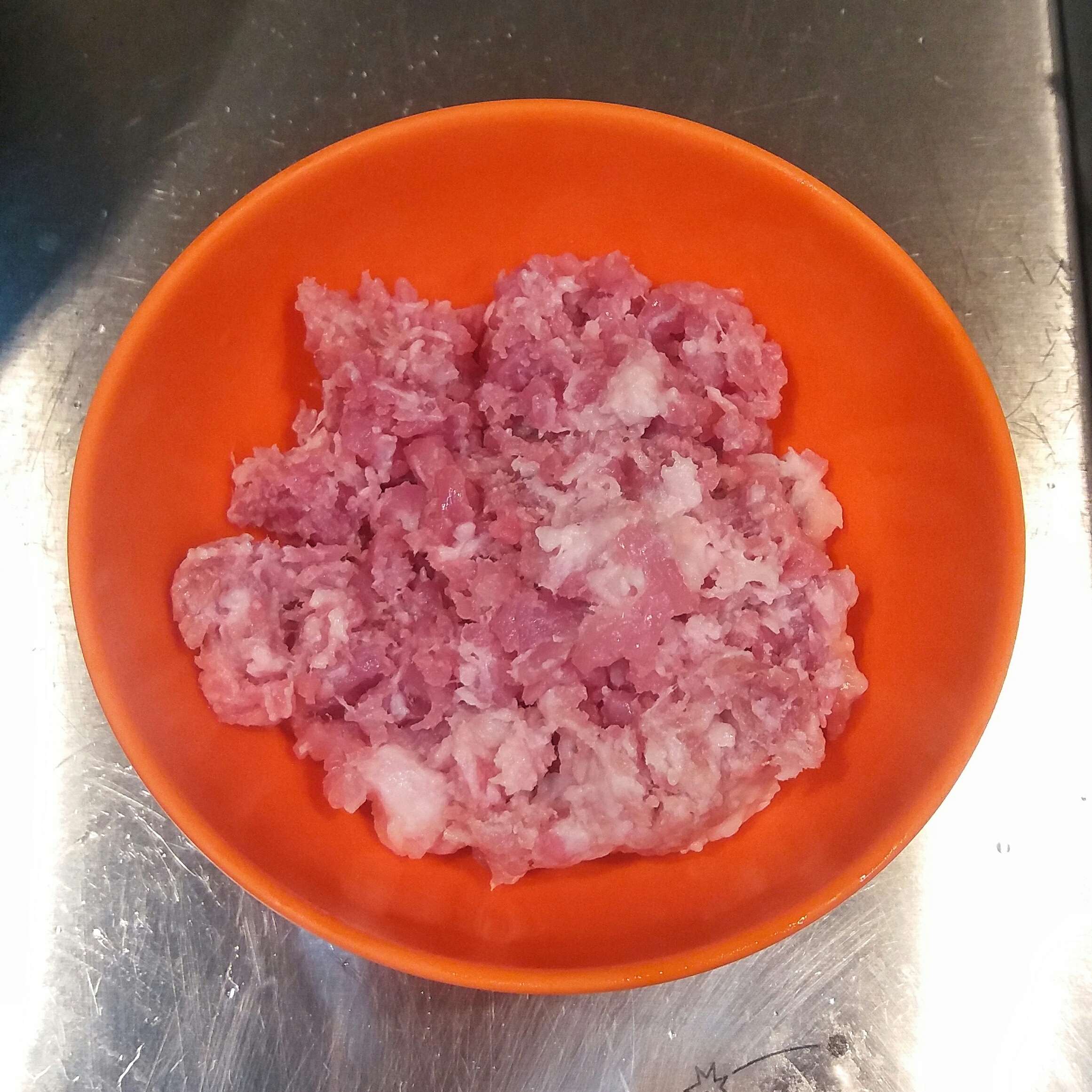 猪肉小葱酿鲜冬菇的做法 步骤1