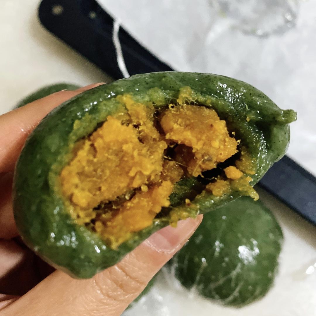 网红青团～～咸蛋黄肉松青团