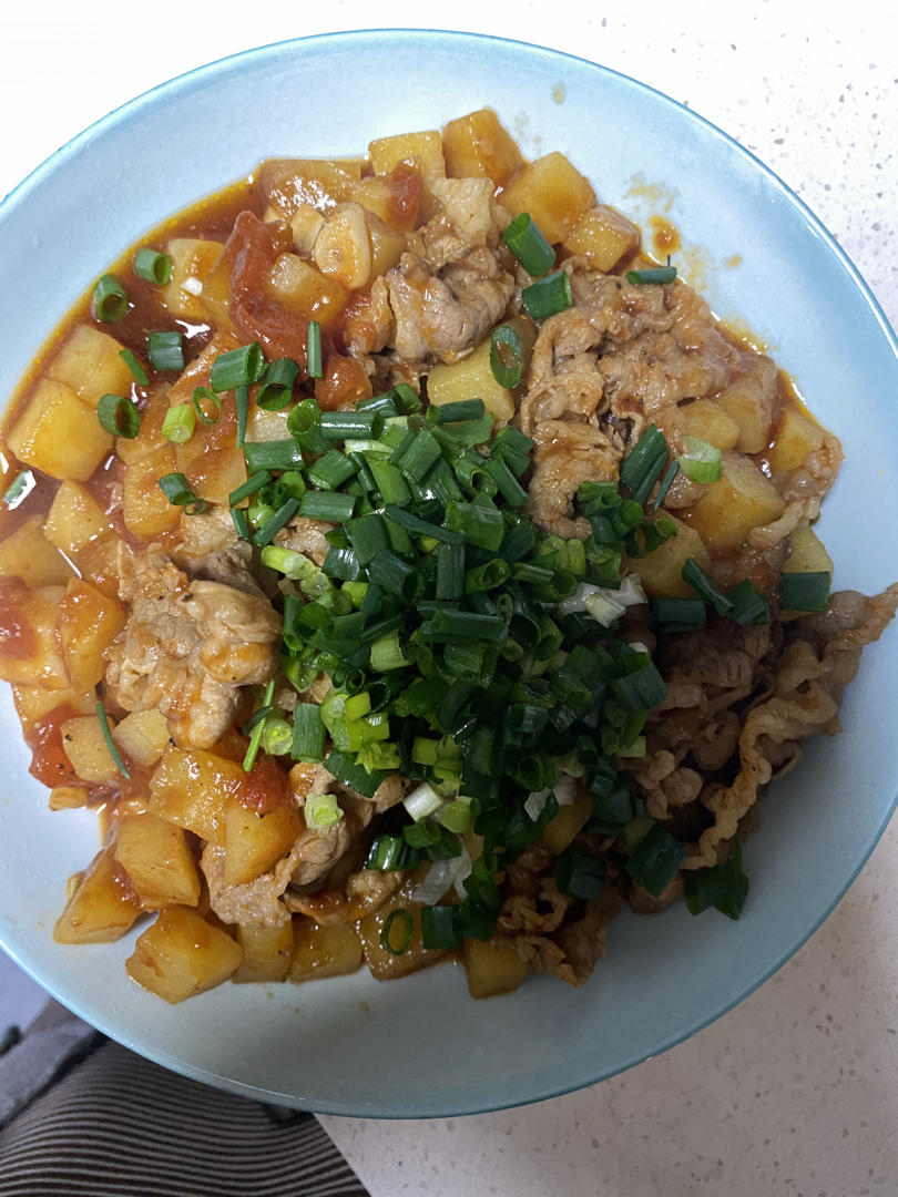 好吃到舔碗底的土豆肥牛拌饭