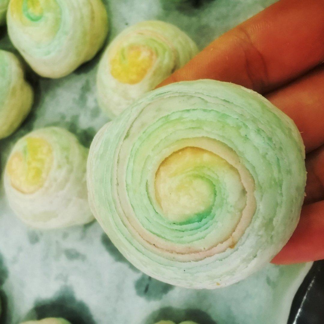 颜值控最喜欢的—星空七彩酥皮月饼