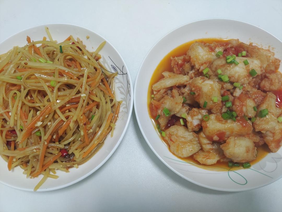 番茄鱼巴沙鱼（也可以用番茄龙利鱼），番茄酱汁超浓郁，营养又下饭！