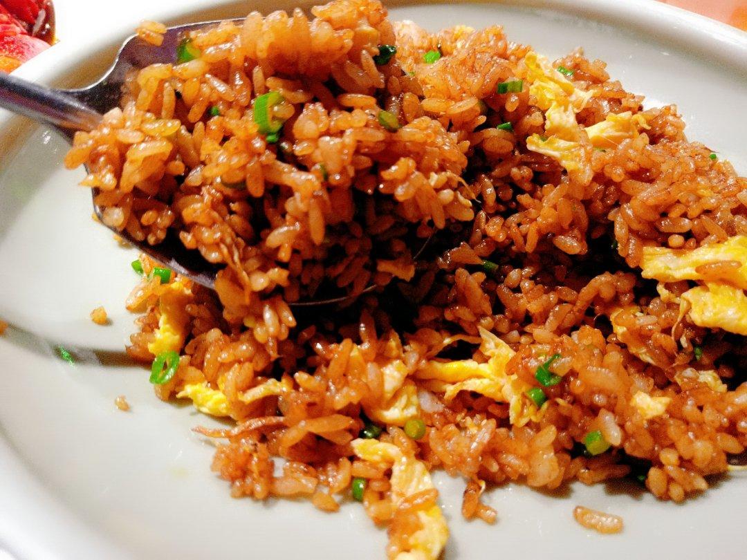 小时候的酱油炒饭