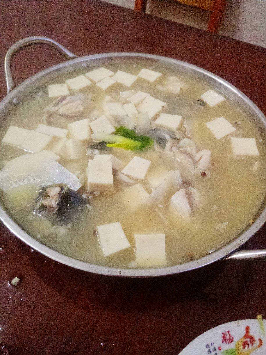 鱼头豆腐汤