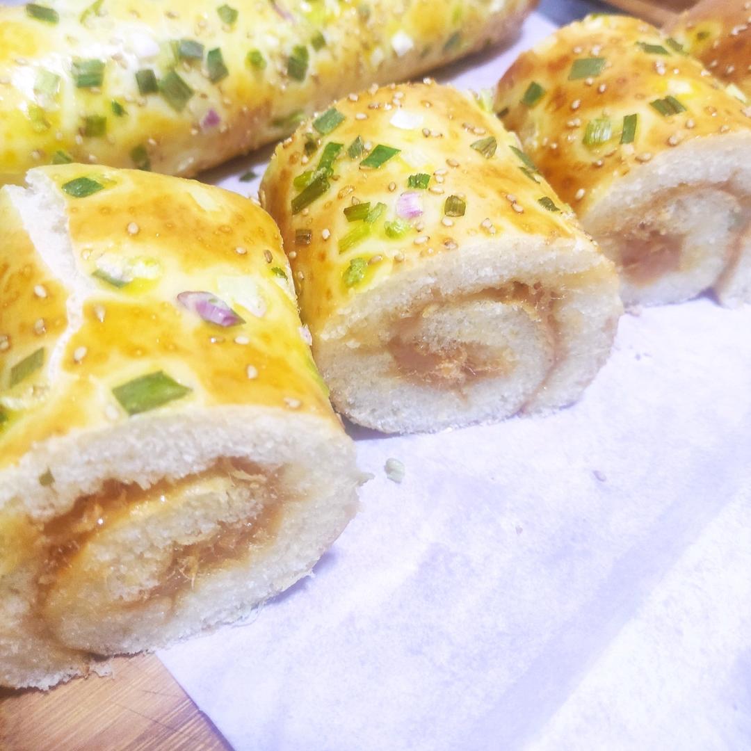 香葱肉松面包卷