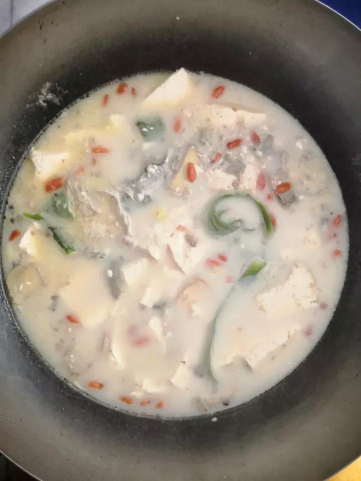 鱼头豆腐汤