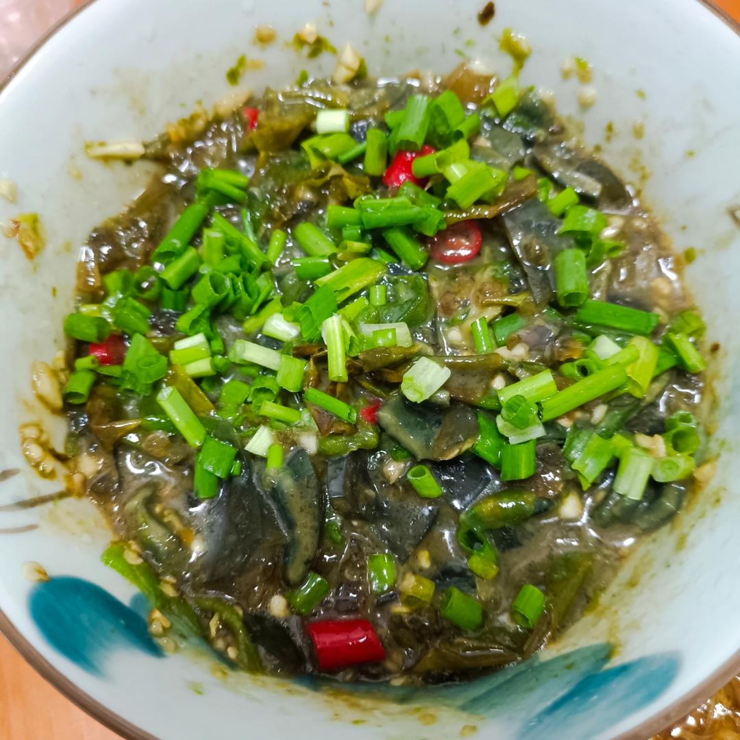 超级难看，变态好吃的擂擂辣椒皮蛋